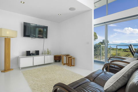 Sunset Bay Escape - Accommodation 4U 18