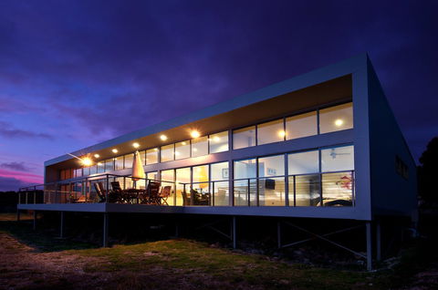 Sunset Bay Escape - Accommodation 4U 0
