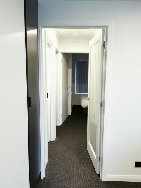 Youngtown Executive Apartments - 2BR Included, Free Parking & Wifi, Sofa Bed & Cot Fee Applies - Accommodation 4U 11
