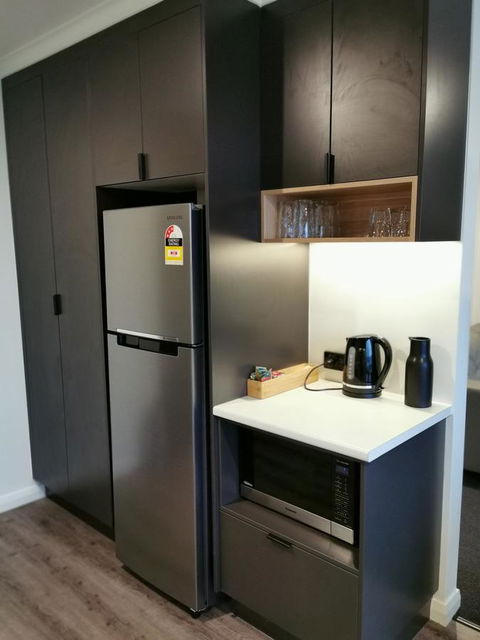 Youngtown Executive Apartments - 2BR Included, Free Parking & Wifi, Sofa Bed & Cot Fee Applies - Accommodation 4U 29