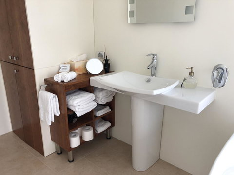 Richmond Bridge Accommodation â€œTwo The Bridgeâ€ - Accommodation 4U 14