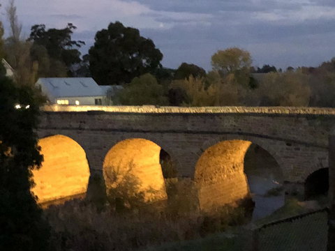 Richmond Bridge Accommodation â€œTwo The Bridgeâ€ - Accommodation 4U 31