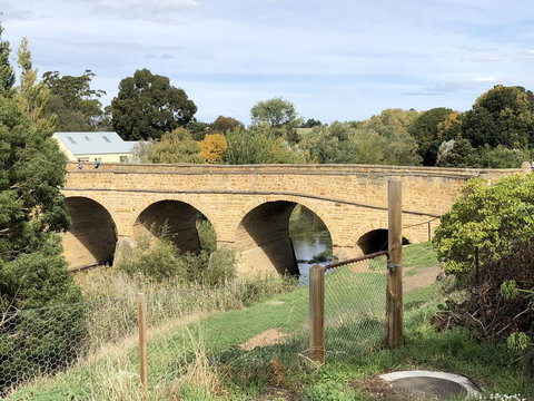 Richmond Bridge Accommodation â€œTwo The Bridgeâ€ - Accommodation 4U 30