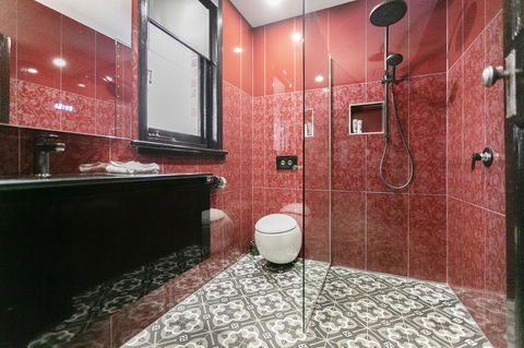 Insomnia On Elizabeth - Accommodation 4U 6