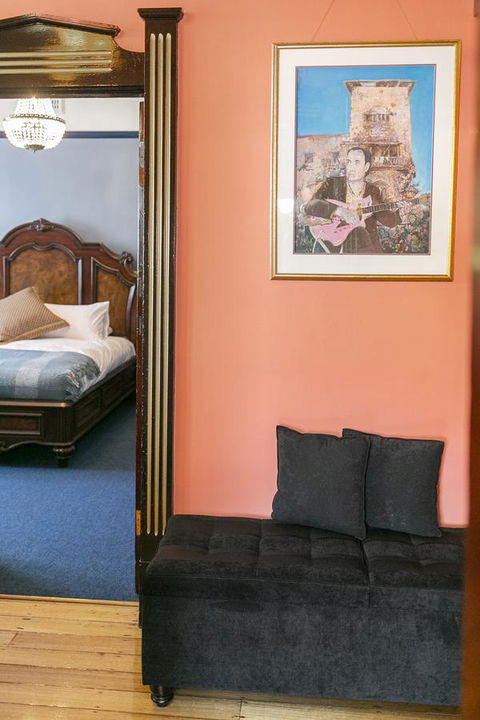Insomnia On Elizabeth - Accommodation 4U 18