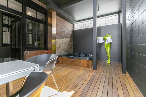 Insomnia On Elizabeth - Accommodation 4U 4