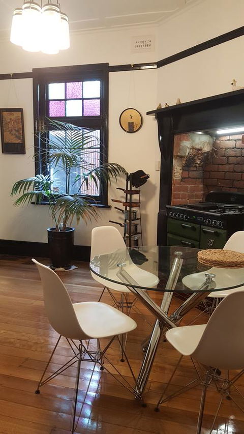 Insomnia On Elizabeth - Accommodation 4U 30