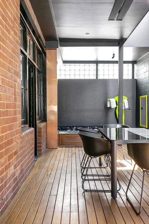 Insomnia On Elizabeth - Accommodation 4U 3