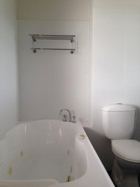 Auldington Hotel - Accommodation 4U 44