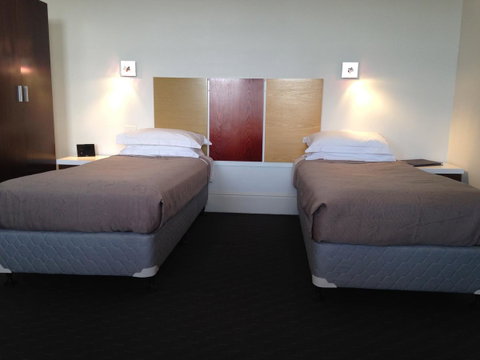 Auldington Hotel - Accommodation 4U 22