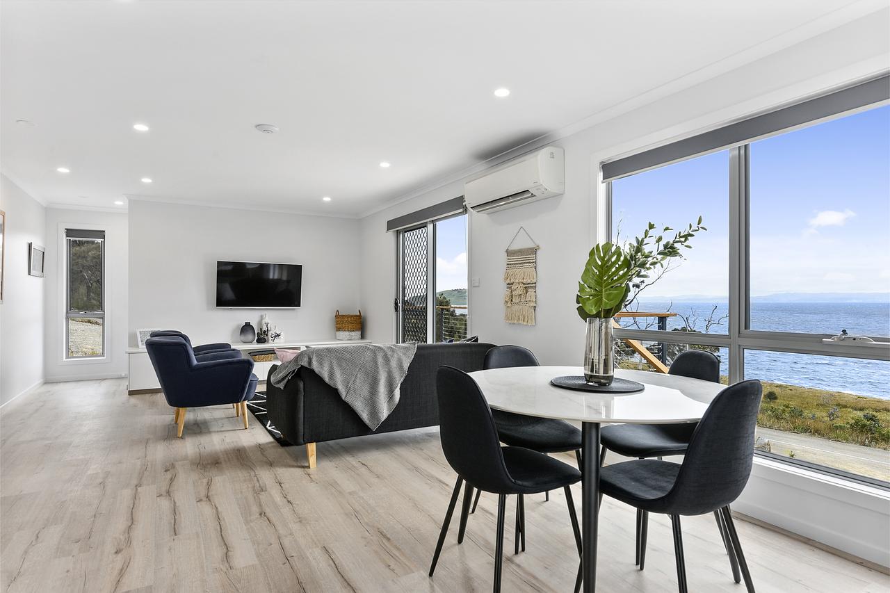 White Beach TAS Accommodation 4U