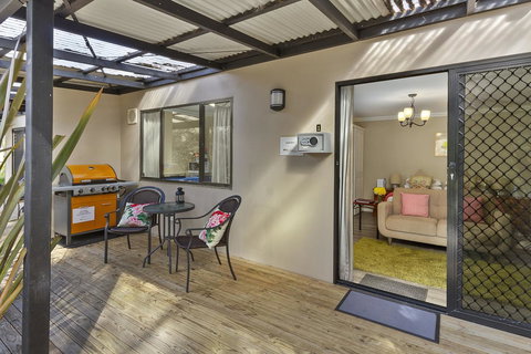 Oyster Cove Chalet - Accommodation 4U 3