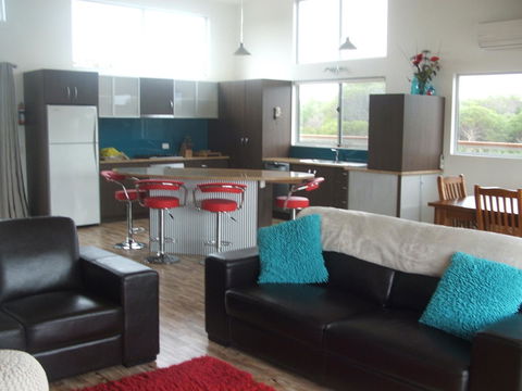 Seymour Waves - Accommodation 4U 7