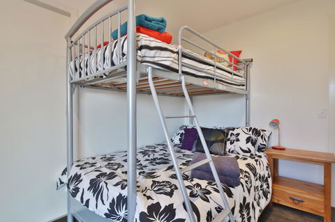 Seymour Waves - Accommodation 4U 9