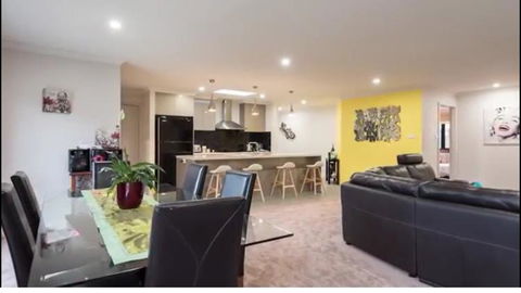 Euphoria House - Accommodation 4U 12