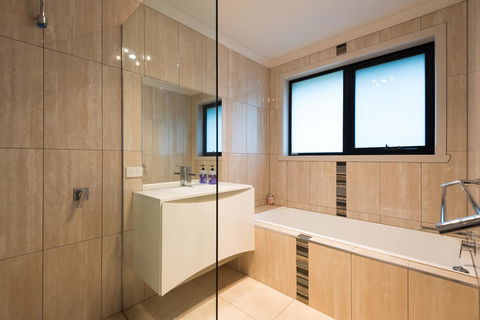 Euphoria House - Accommodation 4U 7
