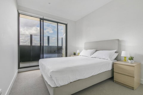 New One-Bedroom With Sweeping Views - Accommodation 4U 2