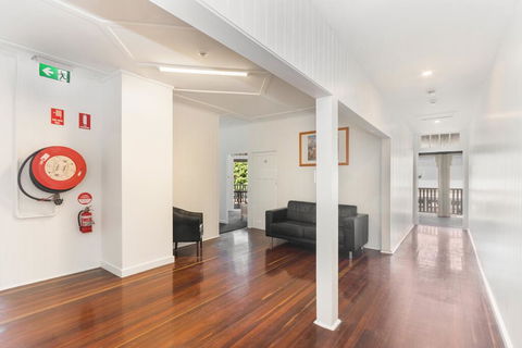 Newmarket Hotel - Accommodation 4U 3