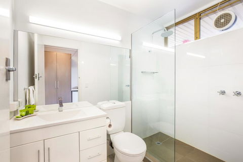 Nightcap At Shoppingtown Hotel - Accommodation 4U 2