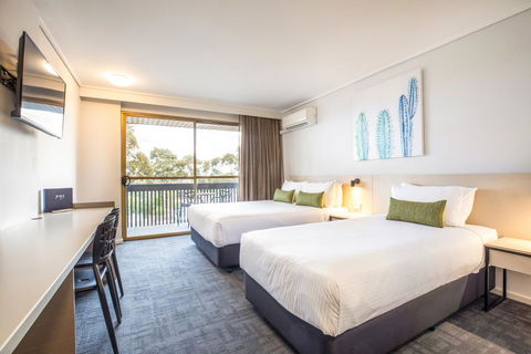 Nightcap At Shoppingtown Hotel - Accommodation 4U 1