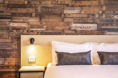 Nightcap At Westside Hotel - Accommodation 4U 1