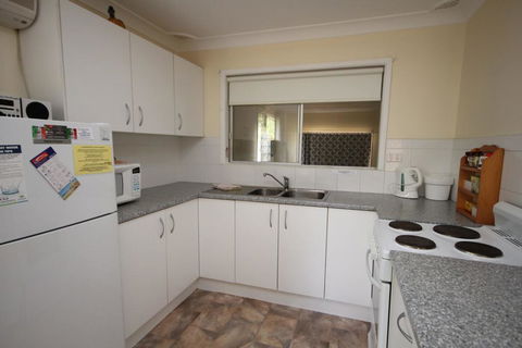 NORTH HAVEN SEA BREEZE - 9 David Campbell St , North Haven - Accommodation 4U 0