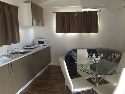 Oakridge Motel Tourist Park - Accommodation 4U 3