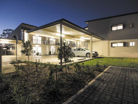 Oaks Middlemount Suites - Accommodation 4U 1