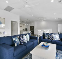Ocean Views Luxury Living in Noosa Heads - Unit 2/13 Angler Street - Accommodation 4U