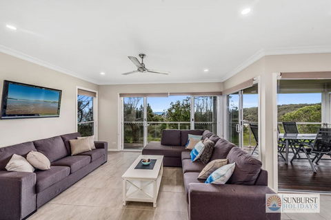 Oceanview Beach Front - Accommodation 4U 0