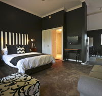 One Paddock Currency Creek Winery Villas - Accommodation 4U