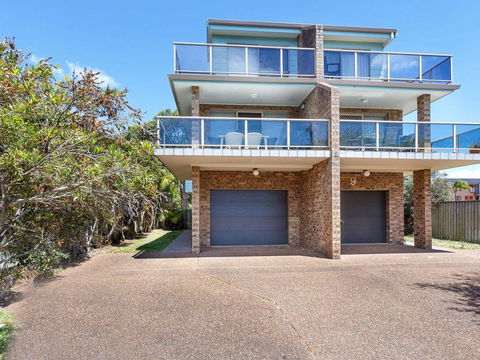 One Street From Main Beach - Accommodation 4U 0