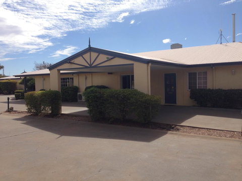 Outback Motel - Accommodation 4U 2