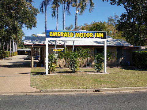 Overflow Emerald Motor Inn - Accommodation 4U 0