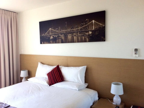 PA Apartments - Accommodation 4U 2
