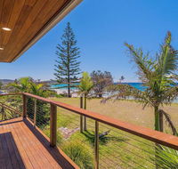 Pacifica 1 - On the beach at Brooms Head - Accommodation 4U