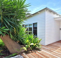 Palm Oasis - family friendly accommodation just a short walk to werri beach - Accommodation 4U