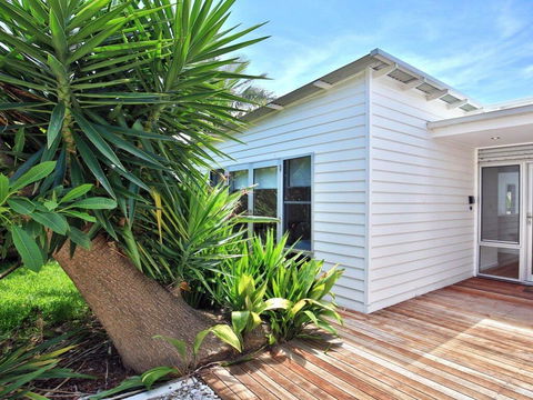 Palm Oasis - Family Friendly Accommodation Just A Short Walk To Werri Beach - Accommodation 4U 0