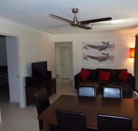 Palmgrove 2 - Rainbow Beach Pet Friendly Fully Fenced Air Conditioned Five Minutes To Beach - Accommodation 4U
