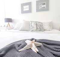 Palms Studio Apartment at Raffetys Resort - Accommodation 4U