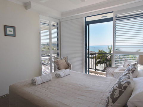 Panoramic Ocean Views Of Sunshine Beach Unit 5 Vista Pacific 12 Bryan Street - Accommodation 4U 3