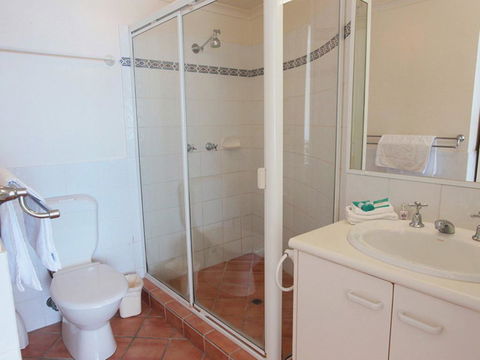 Panoramic Ocean Views Of Sunshine Beach Unit 5 Vista Pacific 12 Bryan Street - Accommodation 4U 2