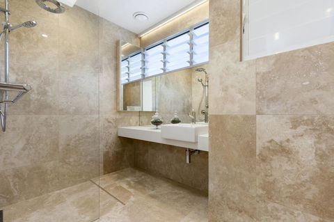 Paperbark B - Luxury Duplex Sunshine Beach - Accommodation 4U 1