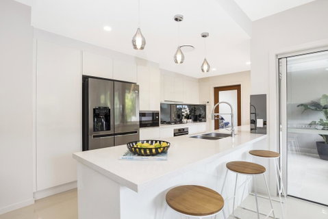 Park Avenue Luxe Townhouse Brand New Sleeps 9 - Accommodation 4U 2