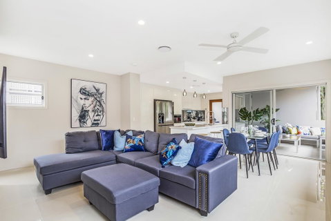 Park Avenue Luxe Townhouse Brand New Sleeps 9 - Accommodation 4U 0