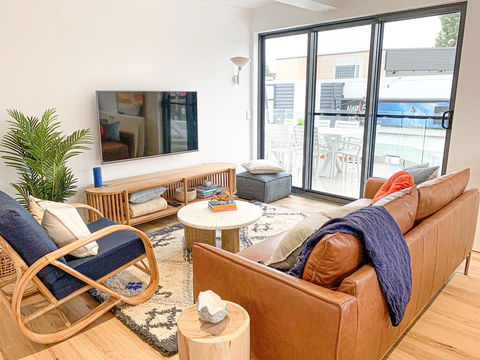Pavilions Collection - Accommodation 4U 0