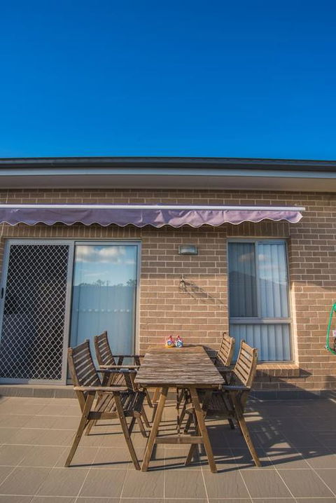 PEACEFUL 2Kingbed RootyHill Townhouse Near Station - Accommodation 4U 3