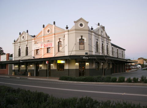 Peden's Hotel - Accommodation 4U 0