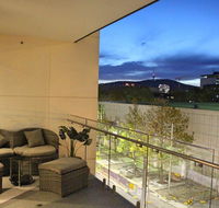 Perfectly Located Modern Apartment - Canberra CBD - Accommodation 4U