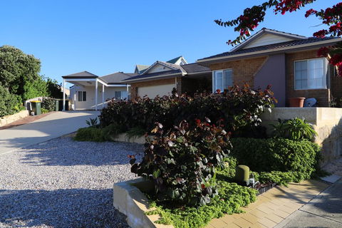 Perth Beachside Holiday House - Accommodation 4U 1